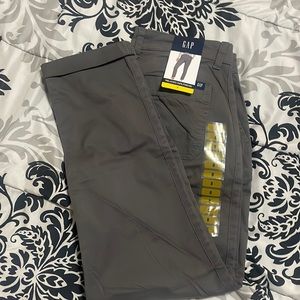 Gap relaxed girlfriend ankle pant. Brand new with tags!